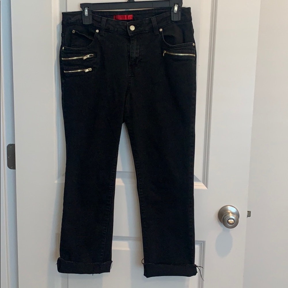 Jennifer Lopez Black Capri’s